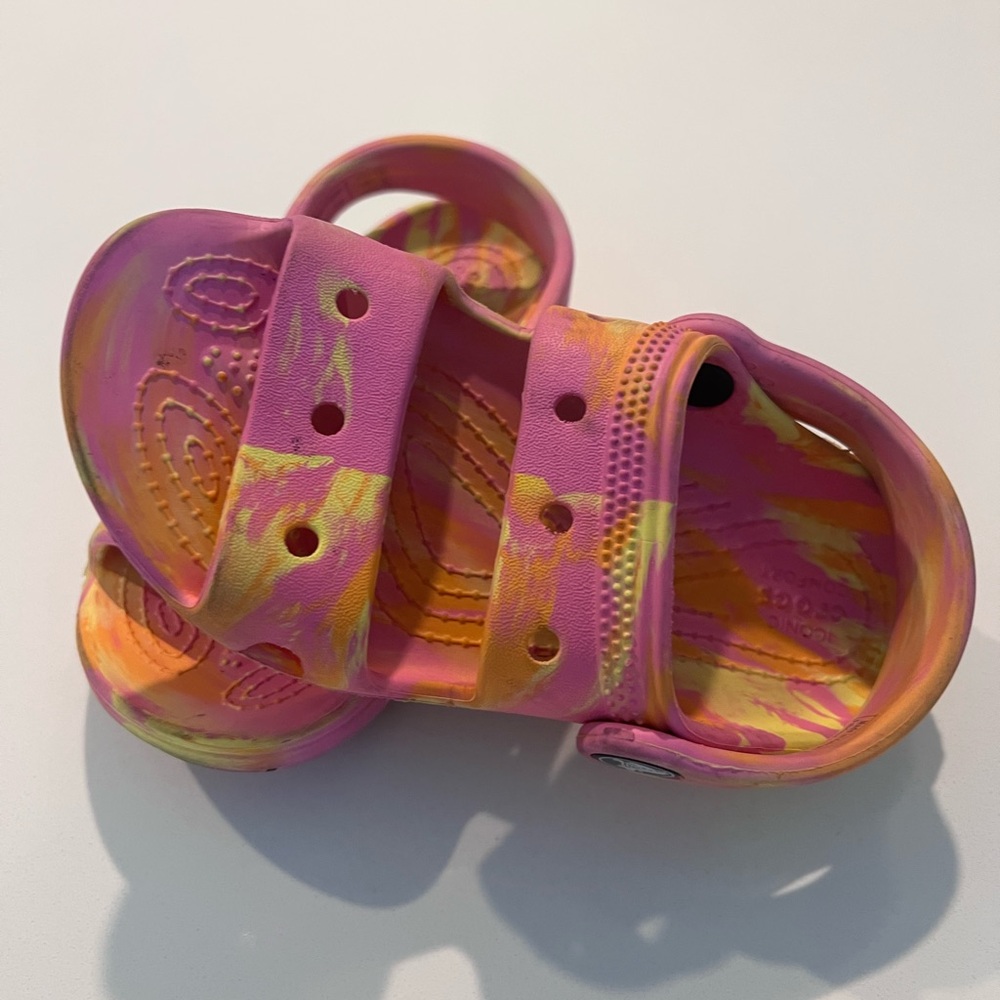 Crocs‎ Classic Marbled Sandal Kids C10 Taffy Pink Yellow Sandals